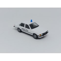 Politi patruljevogn Opel Rekord E i hvid udgave - rotorblink p taget