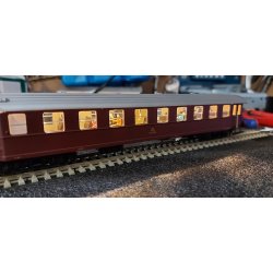 Montage af passagerer i togvogn